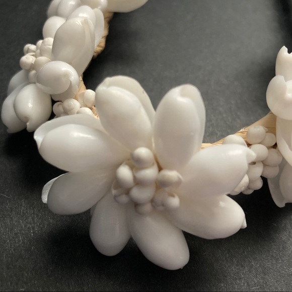 2 Raffia necklaces - Picture 3 of 6